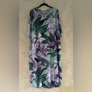 ‼️ON HOLD‼️
• Ladies Dress •
   With Pockets 
     Size: Large / XL